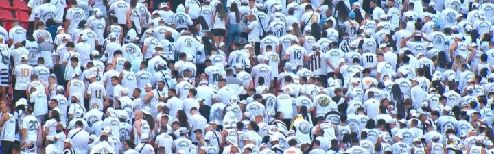 主场0-6落后，桑托斯球迷集体背身抗议
