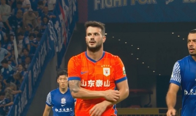 该如何形容😱瓦科47天7战狂轰14球!1次大四喜2次帽子戏法!