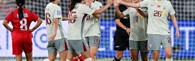 中国女足首战“有惊无险”开门红，一场让人不敢乐观的胜利|孟加拉国队|张睿|米利西奇|中央海岸水手|女足亚洲杯_新浪体育_新浪新闻