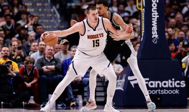 开云官网-文班大战约基奇！ESPN预测明日胜率：马刺58.6% 掘金41.4%