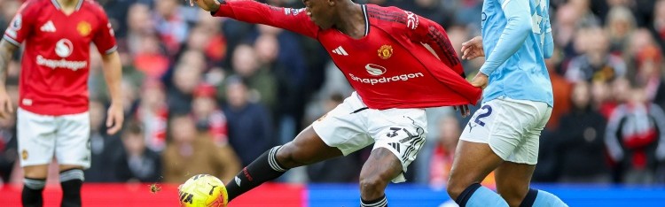 开云官网-邮报：梅努续约谈判拖延很长时间，他在曼联的长期未来依然存疑